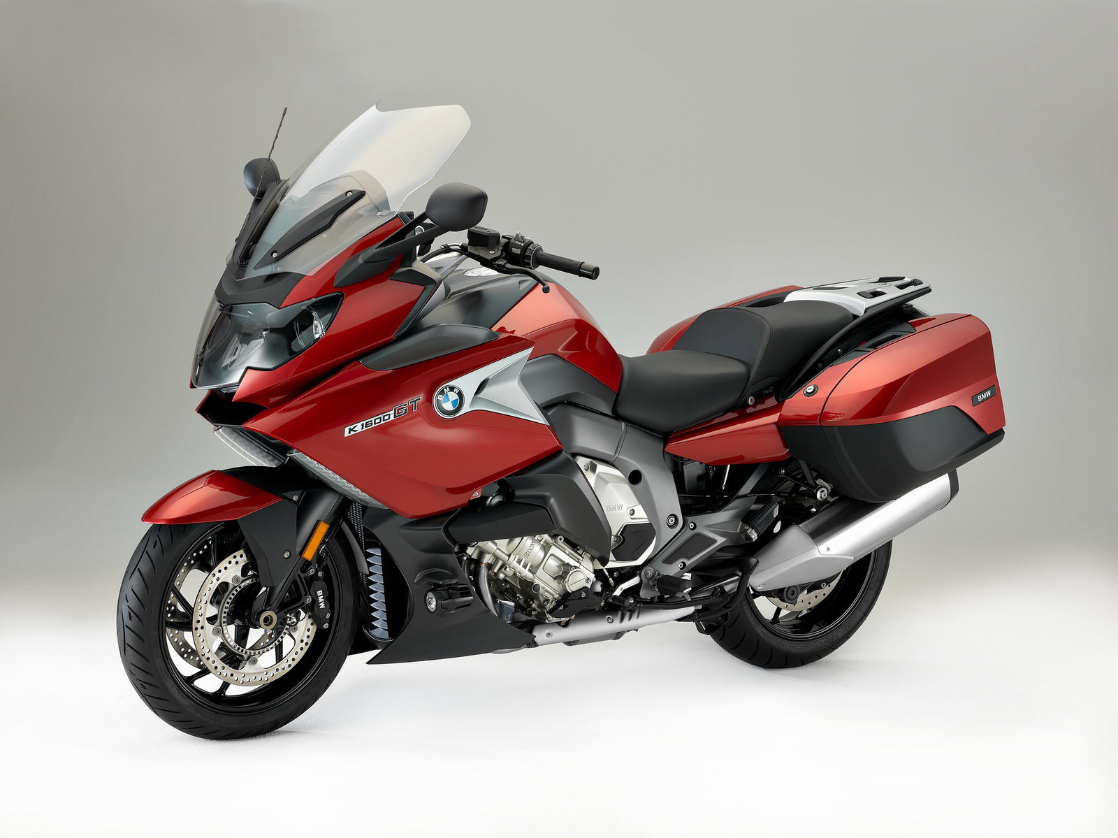 BMW reveals updated S1000XR